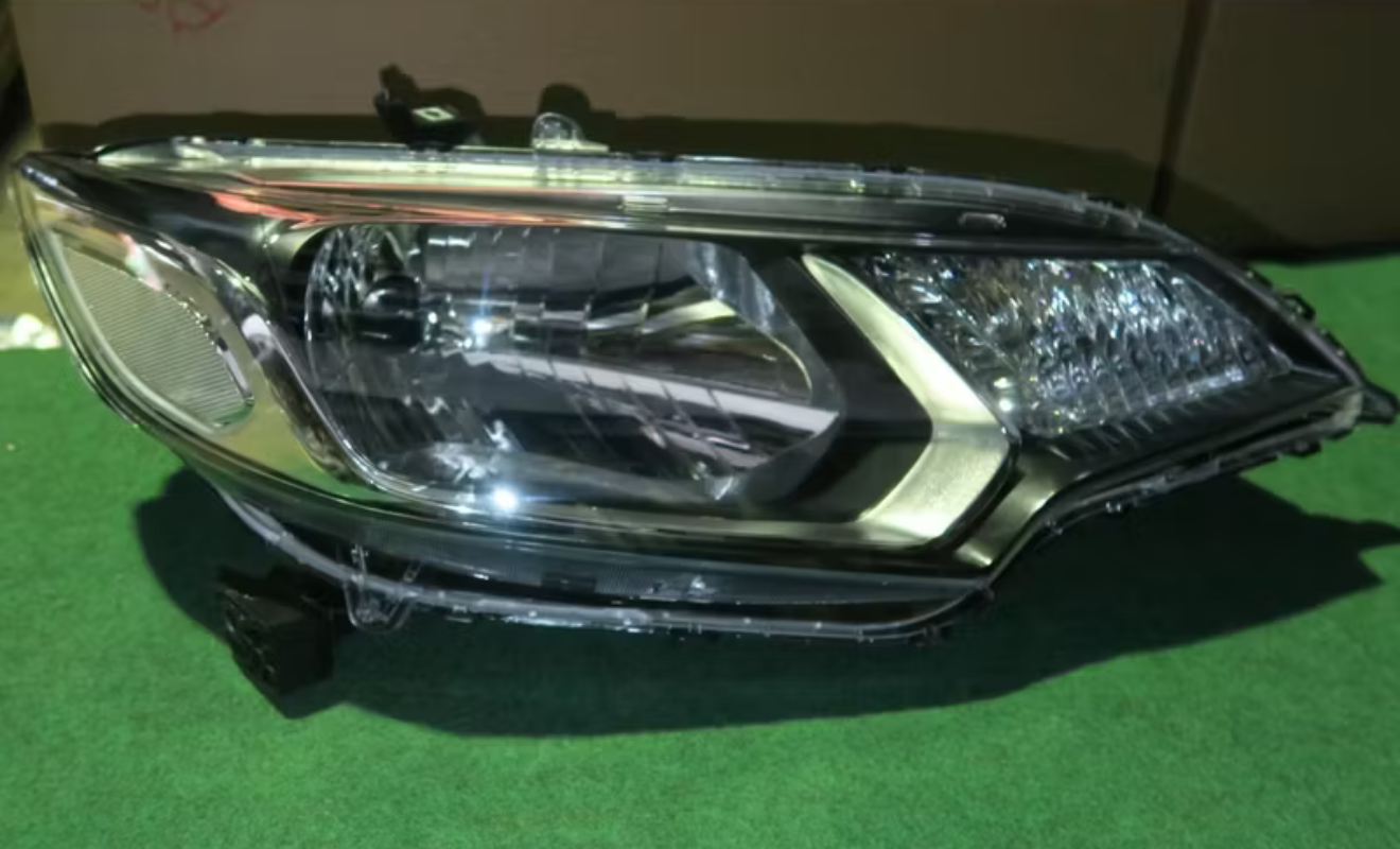 HONDA JAZZ T5A 2015 HEAD LAMP RH / LAMPU BESAR KANAN